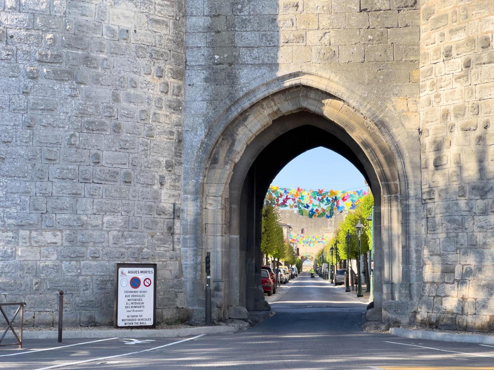 Les Suites Du 13 Aigues-Mortes Exterior foto