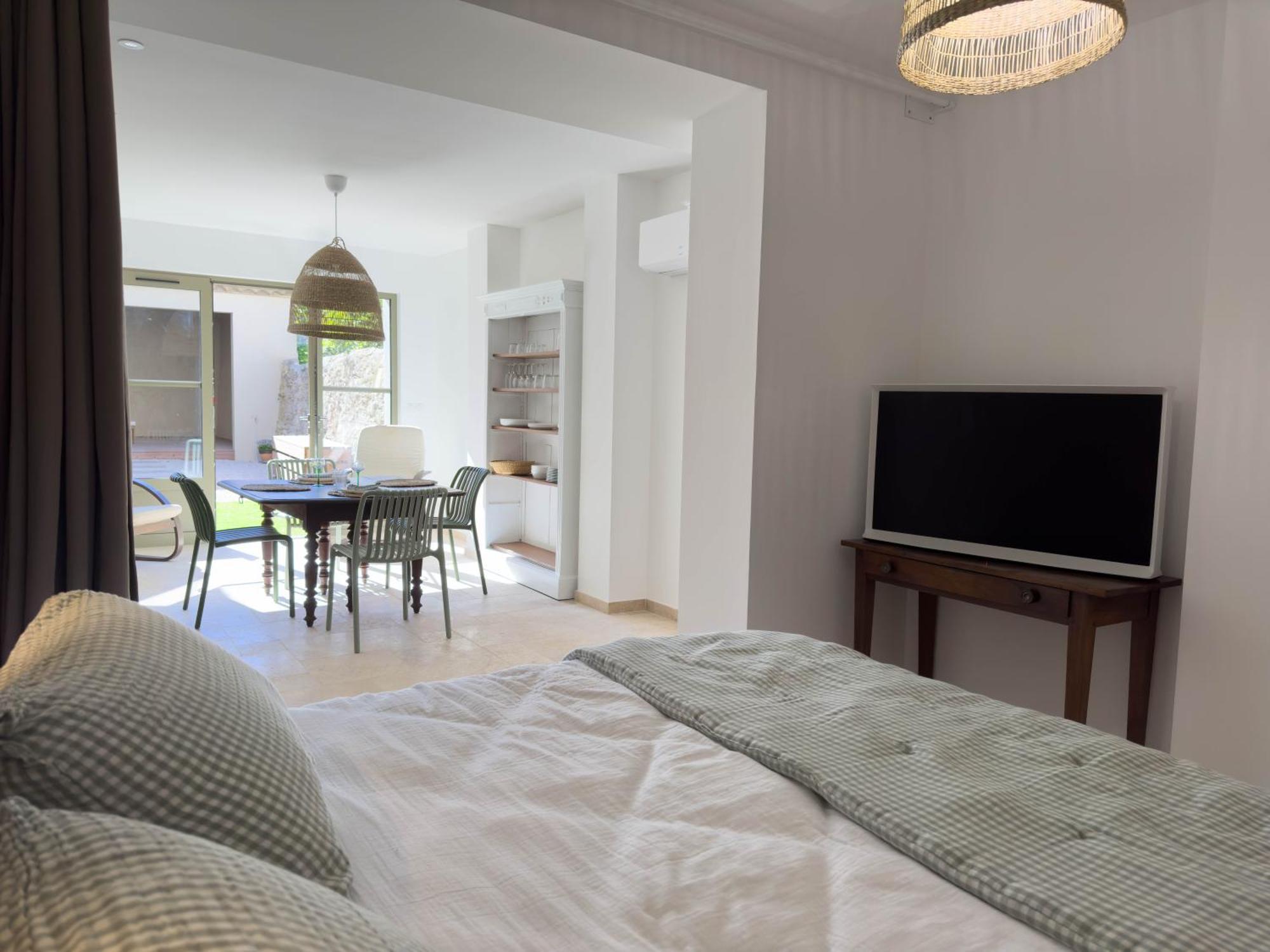 Les Suites Du 13 Aigues-Mortes Exterior foto