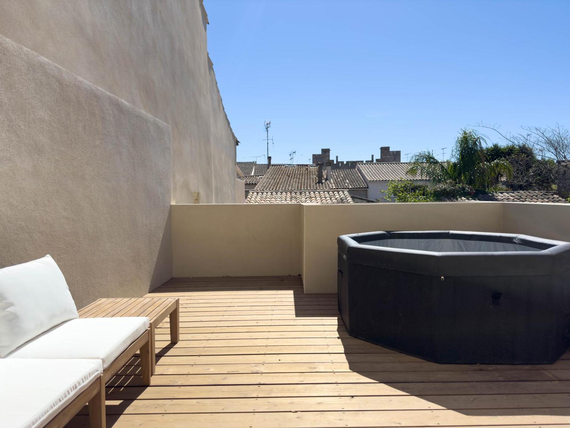 Les Suites Du 13 Aigues-Mortes Exterior foto